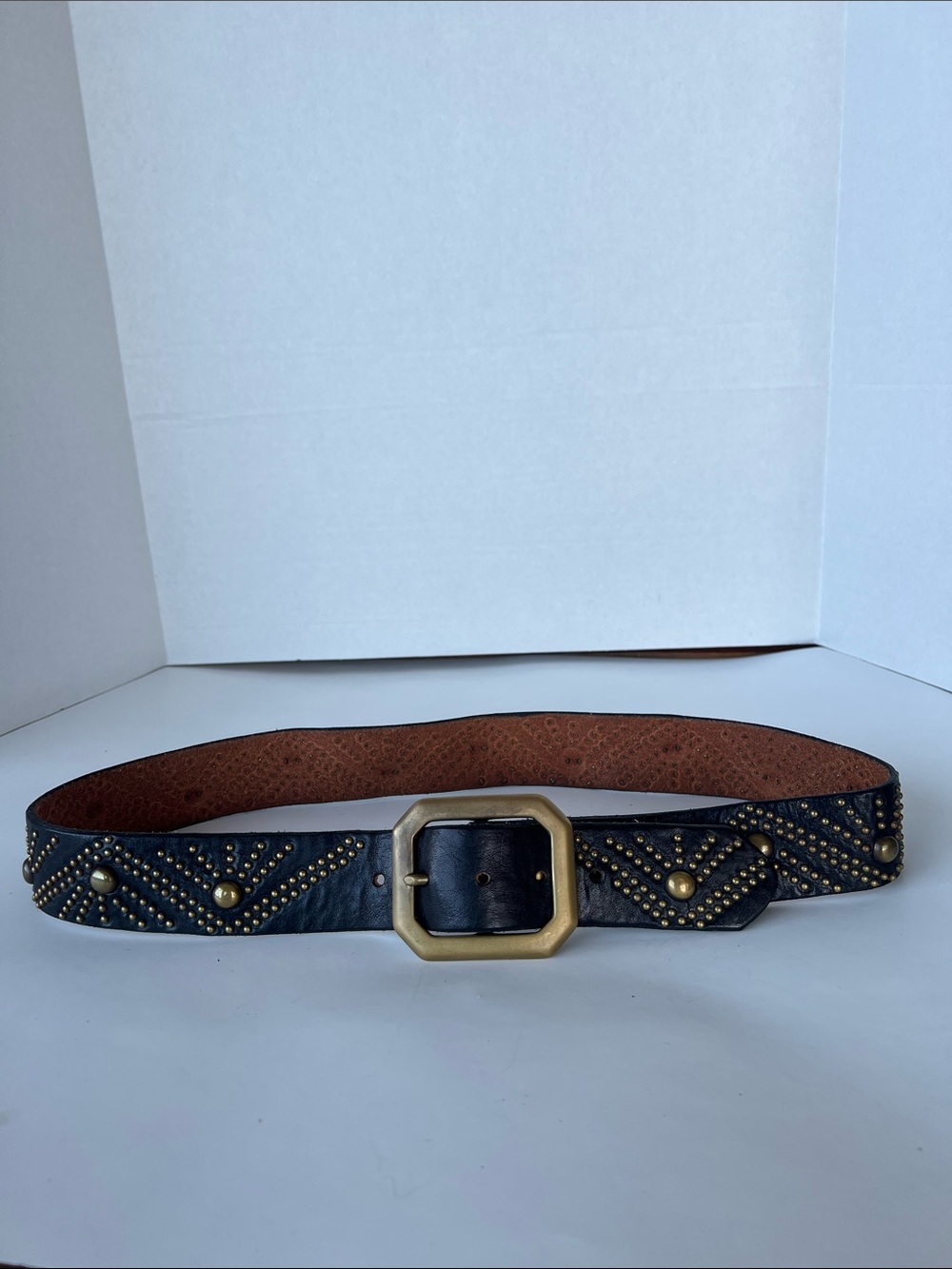 Leather and brass studded belt 36 - Picture 2 of 5